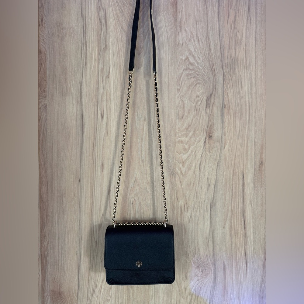 Tory Burch Black Saffiano Leather Shoulder or crossbody bag in black w/Gold Logo - Picture 2 of 16